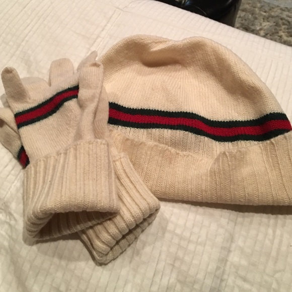 Gucci Beanie & gloves - Picture 1 of 3